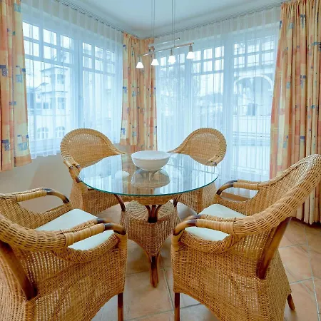 Laetitia In - 02 Apartment Binz