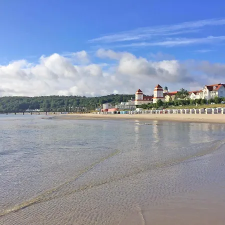 Laetitia In - 02 Apartment Binz